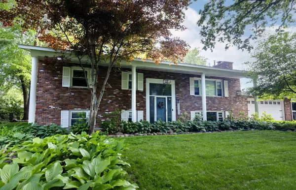 411 Rollcrest Court, Midland, MI 48640