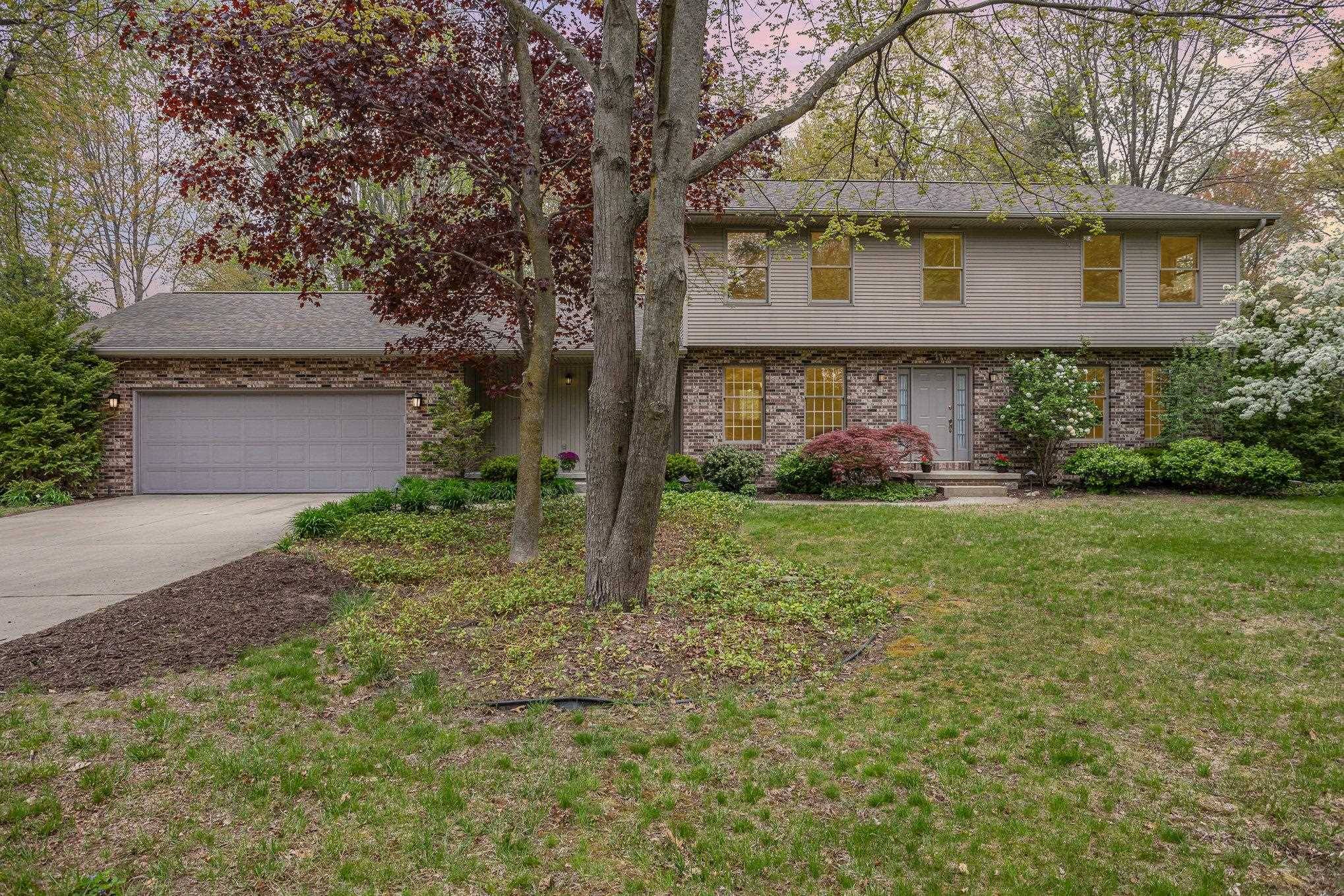 2710 Longfellow Lane, Midland, MI 48640