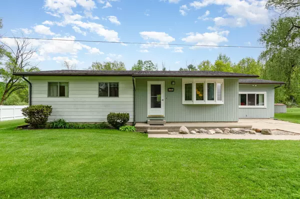 476 N Five Mile Road, Midland, MI 48640