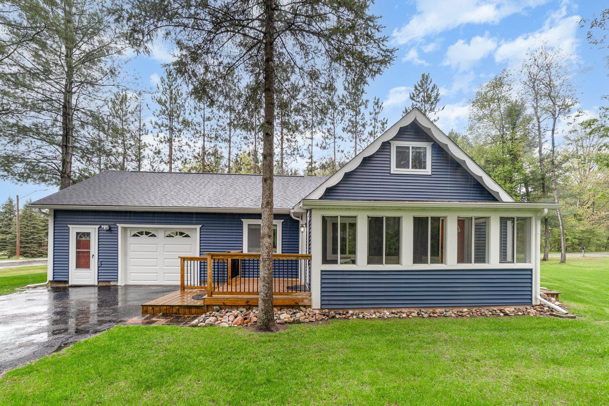 100 Redwine Drive, Houghton Lake, MI 48629
