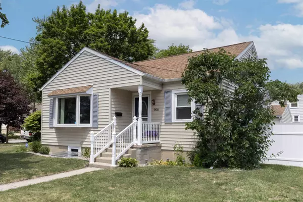 906 W Hart Street, Bay City, MI 48706