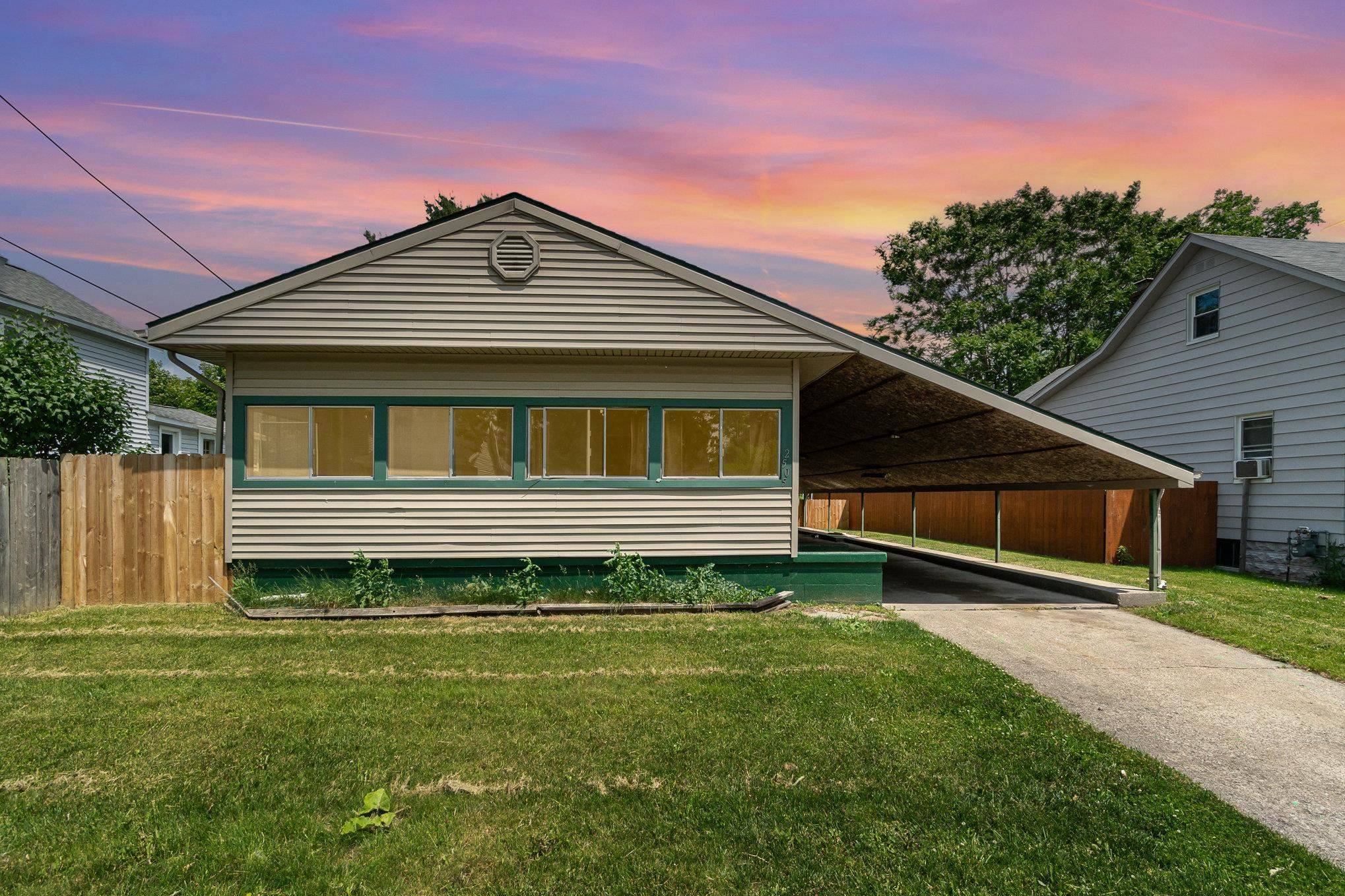 2505 Garfield Avenue, Bay City, MI 48708