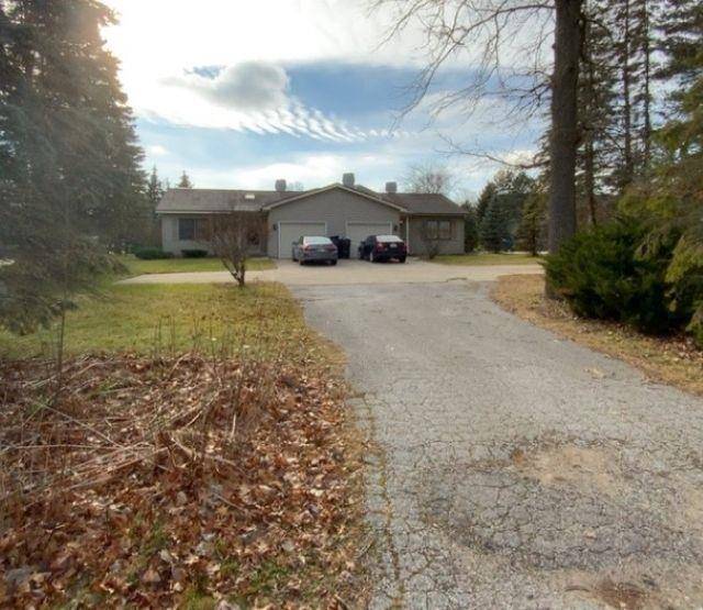 4103/4107 STONEGATE Drive, Midland, MI 48640