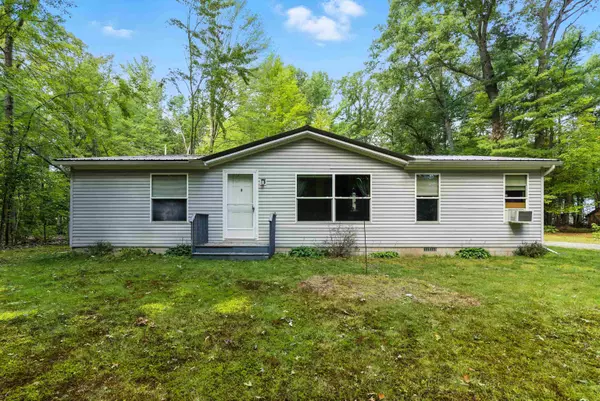 450 W Wackerly Road, Sanford, MI 48657