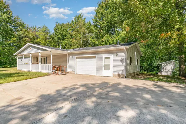 2045 Estey Rd. Road, Rhodes, MI 48652