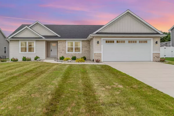 10450 Laurel Woods Place, Freeland, MI 48623