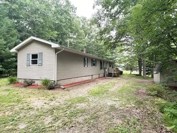 4610 Poplar Drive, Beaverton, MI 48612