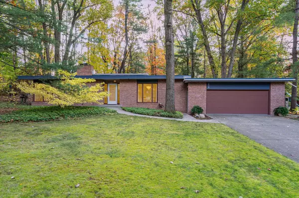 1915 Sylvan Lane, Midland, MI 48640