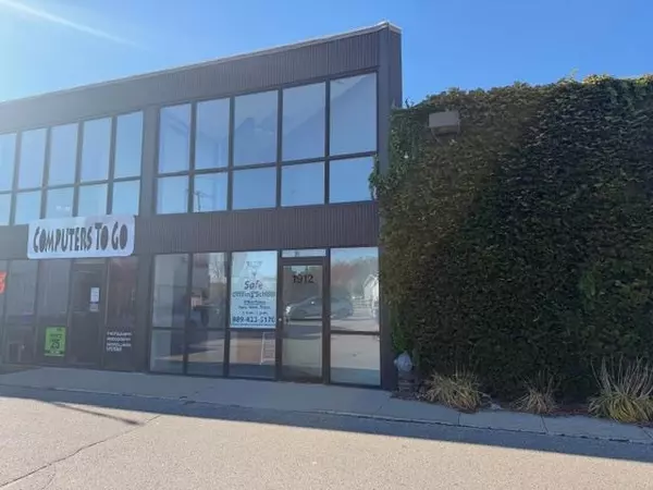 1912 S Saginaw Street, Midland, MI 48640