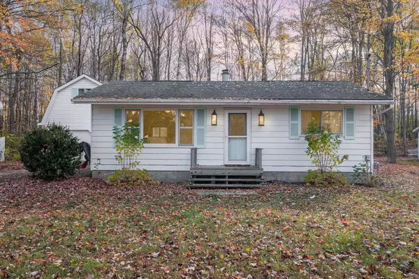 926 Kaypat Drive, Hope, MI 48628