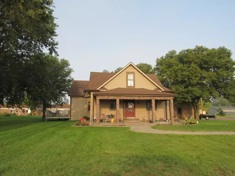 105 Medina Avenue, Bertrand, NE 68927