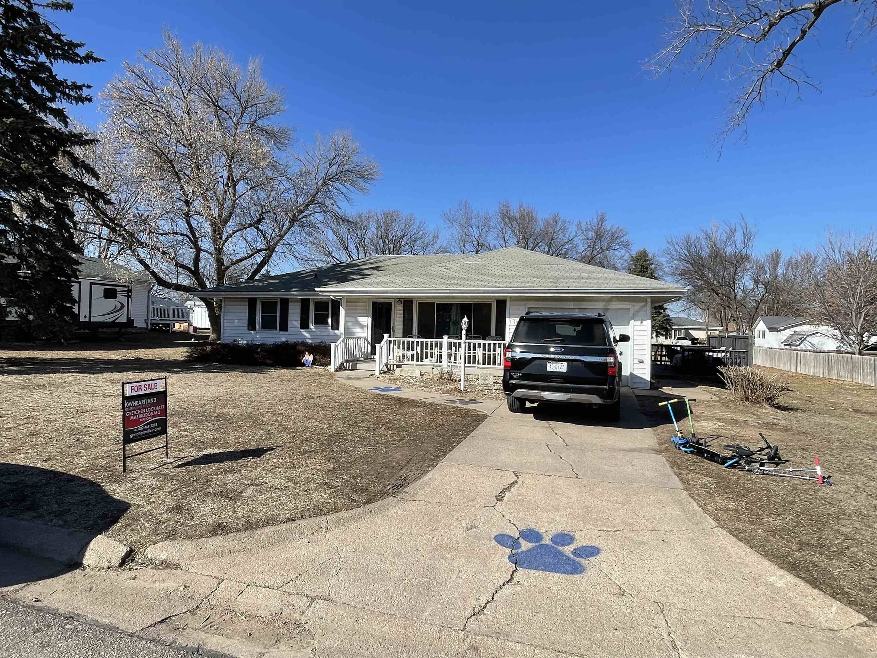 906 N Seward Street, Blue Hill, NE 68930