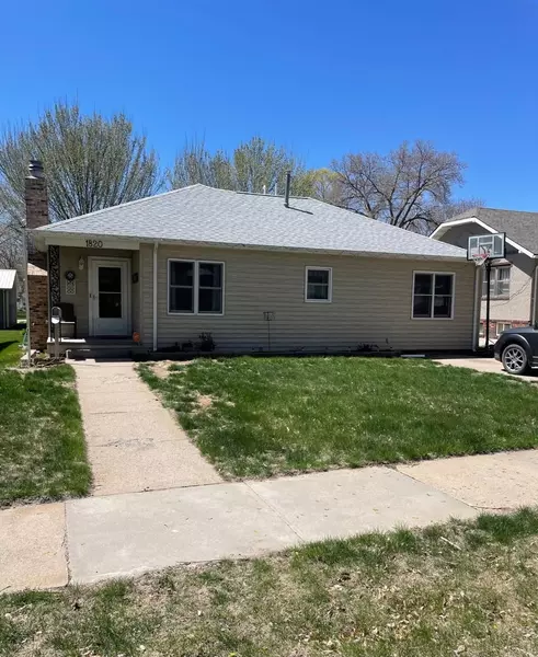 1820 Lake Avenue, Gothenburg, NE 69138-0000