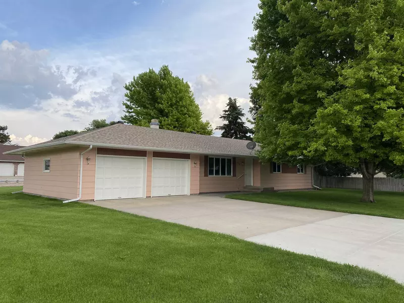 306 E Avenue, Axtell, NE 68924