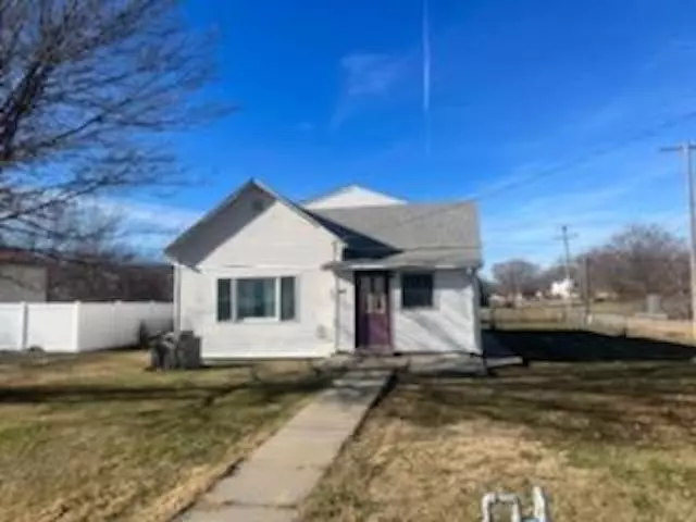 611 Brass Avenue, Juniata, NE 68955