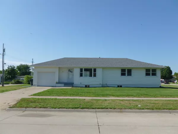 703 E 13th Street, Kearney, NE 68847
