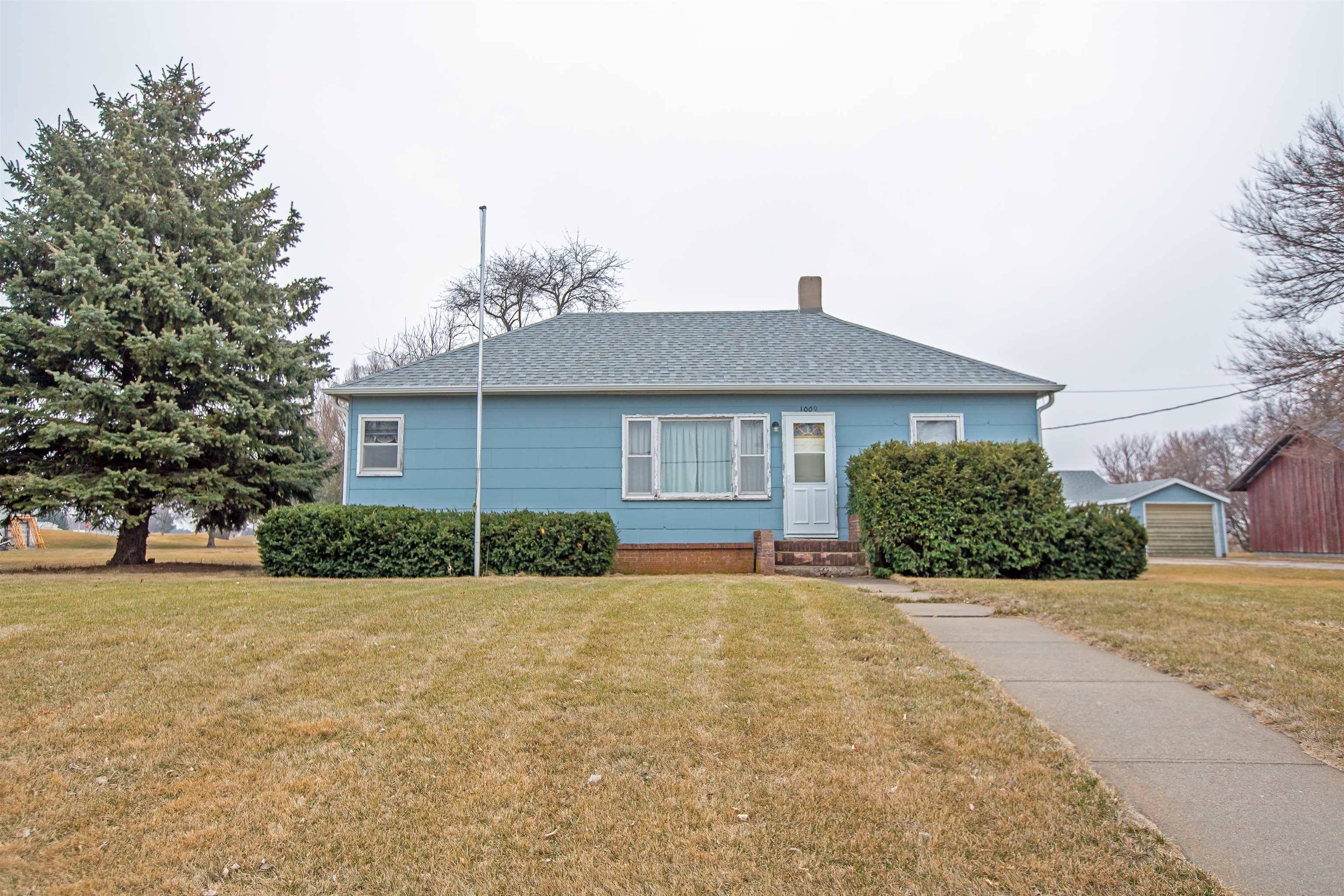 Bertrand, NE 68927,1009 Kellogg Street