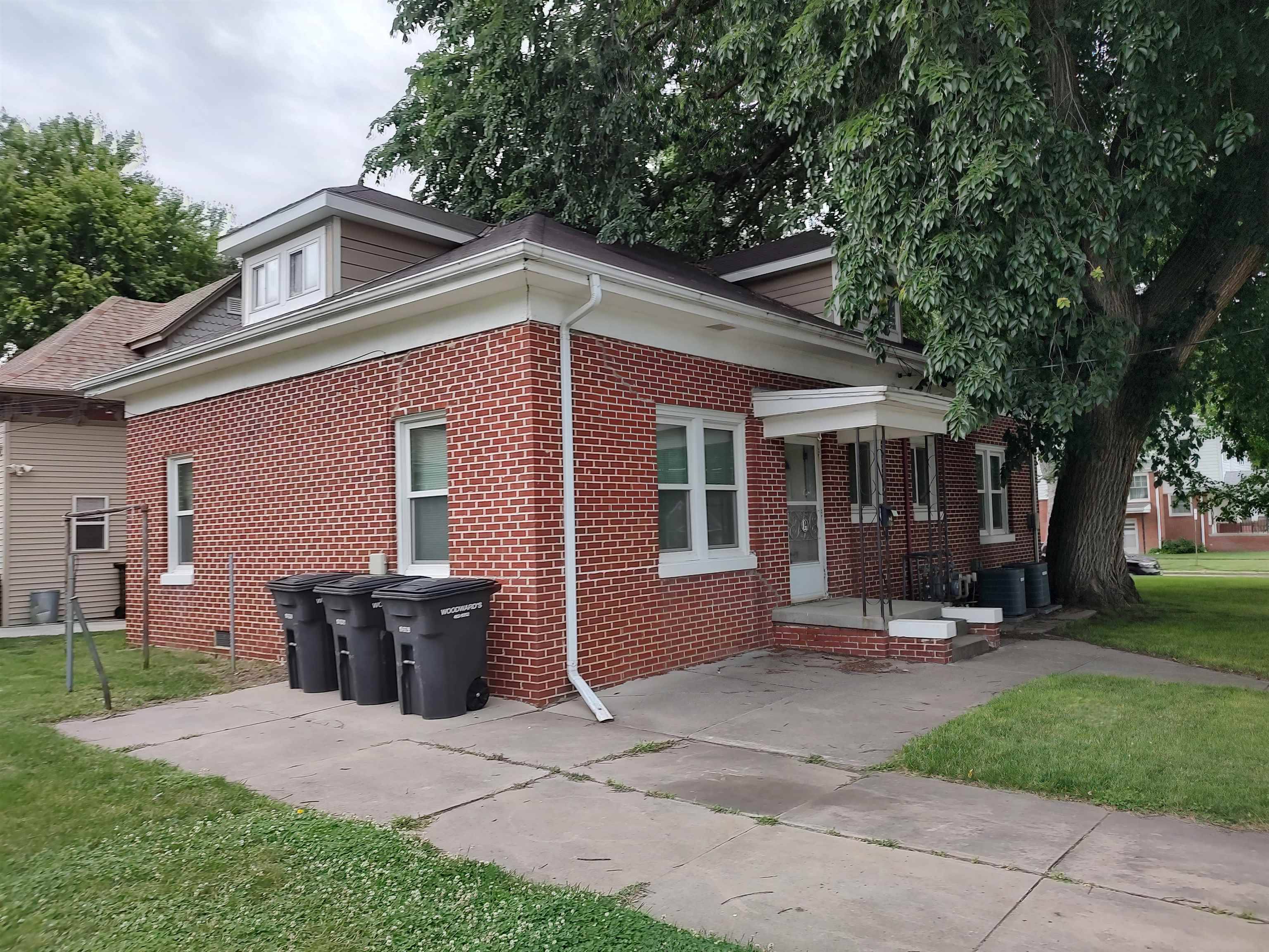 Hastings, NE 68901,801 & 803 N Bellevue Avenue
