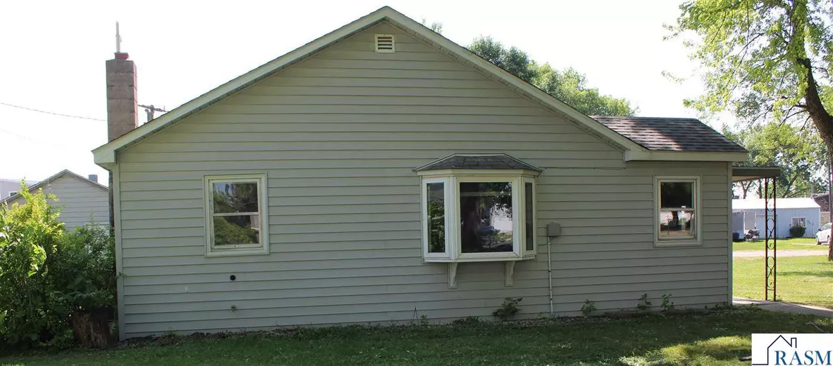 Hanska, MN 56073,300 Railroad Avenue