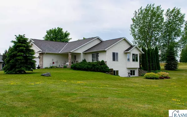 100 Shoreview Drive, Elysian, MN 56028