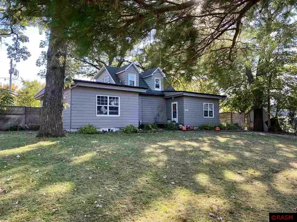 916 E 4th Street, Blue Earth, MN 56013