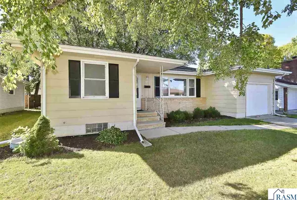 718 NE 10th Avenue, Waseca, MN 55021
