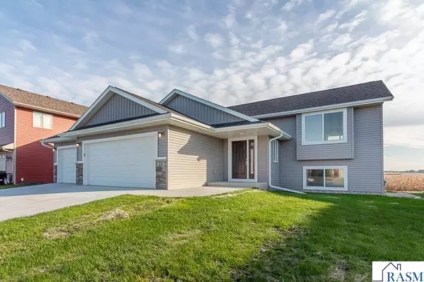225 Wickfield Drive, Mankato, MN 56001