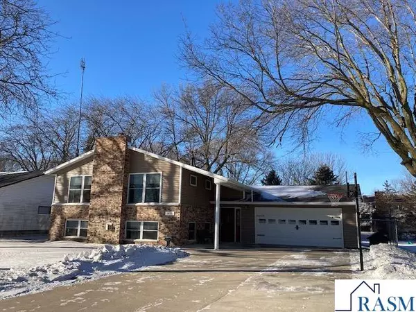 805 Park Street South, Fairfax, MN 55332