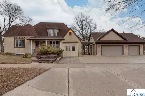 1203 N Broad Street, Mankato, MN 56001