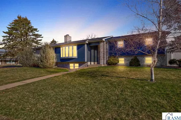 201 Thro Avenue, Mankato, MN 56001