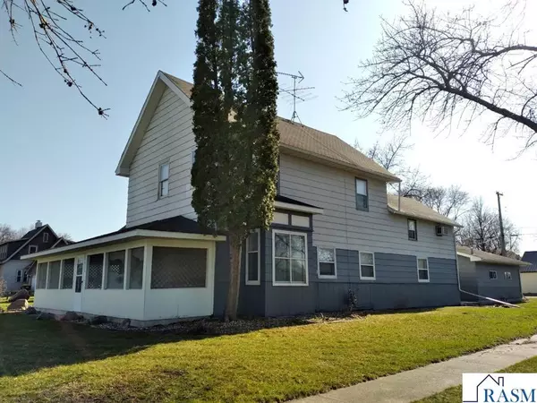 310 S 5th Street, Bird Island, MN 55310