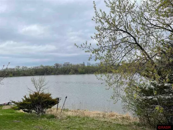 Madison Lake, MN 56063,28672 W Lake Dr