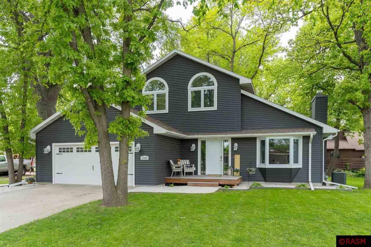 1505 Hoover Drive, North Mankato, MN 56003