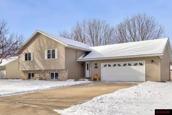 2039 Valley View Drive, North Mankato, MN 56003