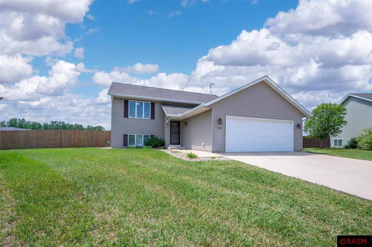 220 Grovebrook Circle, Mankato, MN 56001-5971