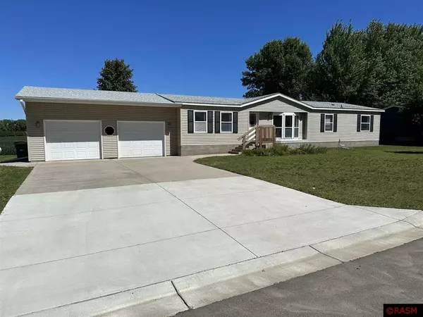 91 Blashack Street, Waldorf, MN 56091