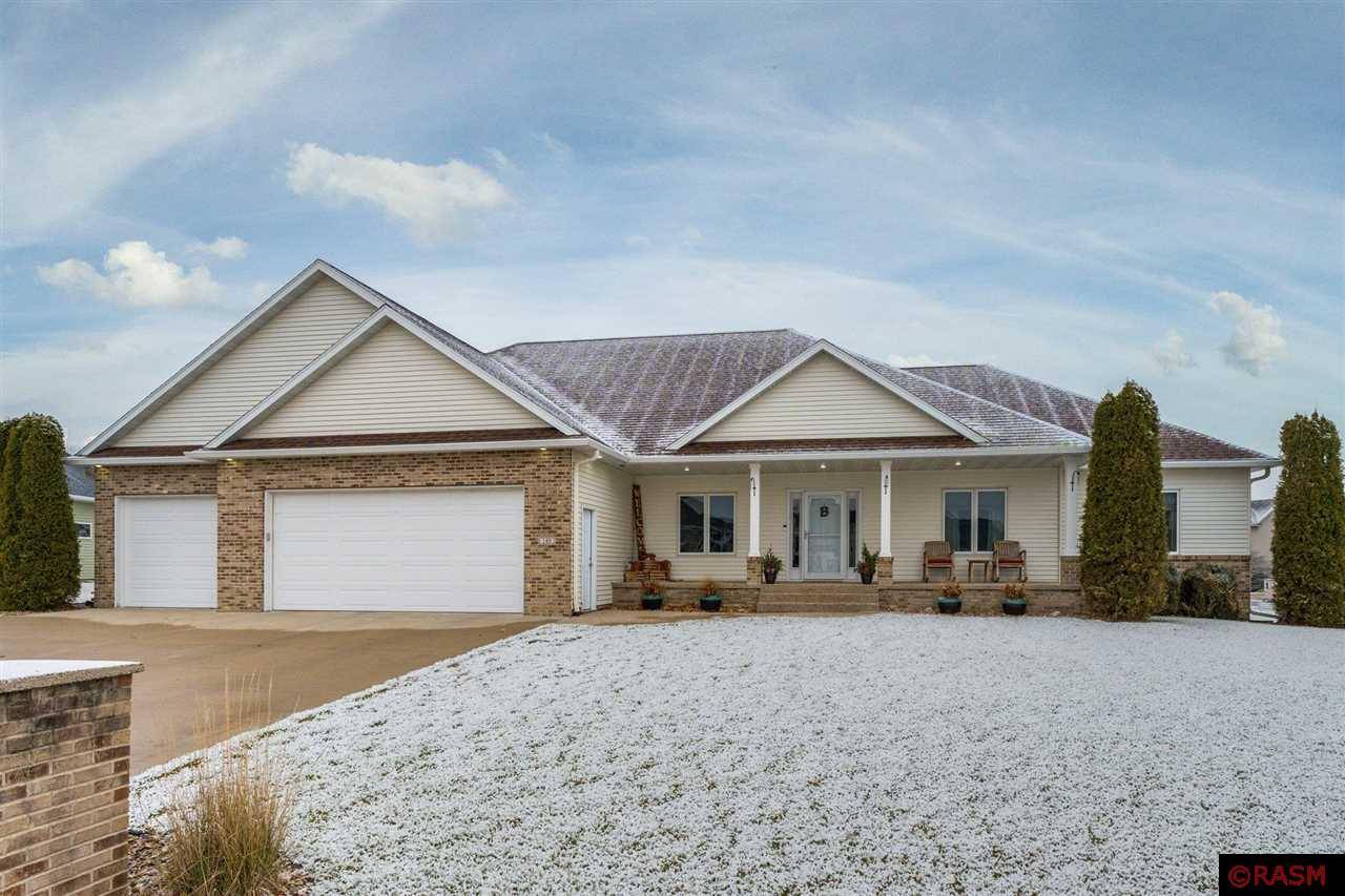 149 Hidden Oaks Circle, Mankato, MN 56001