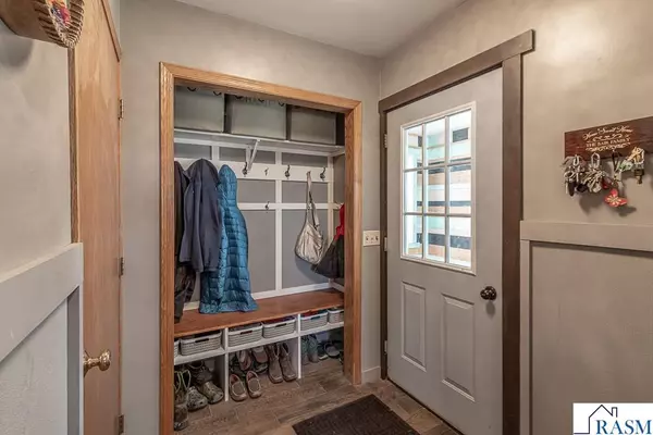 Lake Crystal, MN 56055,21245 510th Avenue