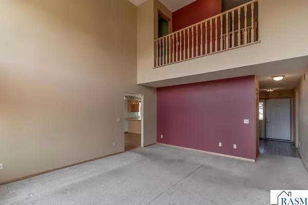 Mankato, MN 56001,128 Falcon Drive