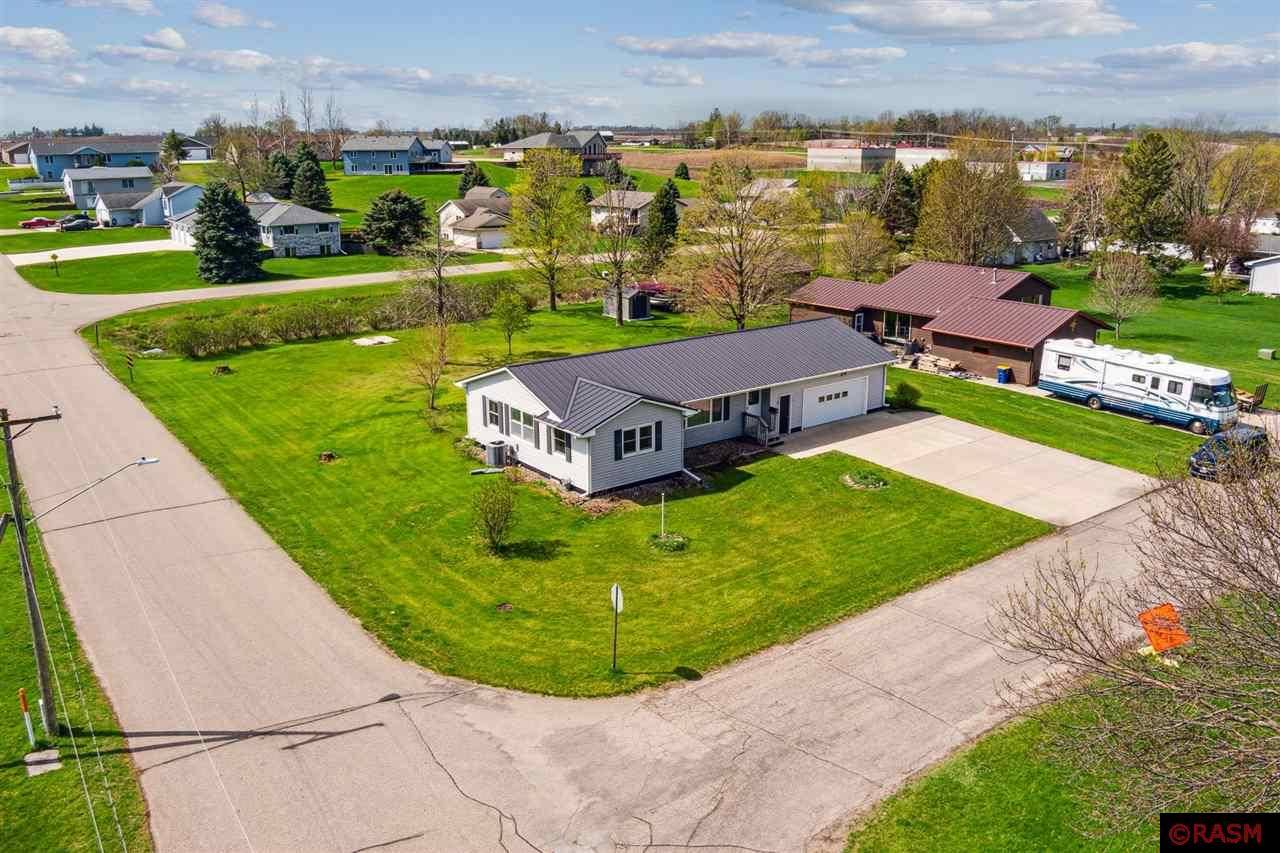 206 E Chestnut Street, Morristown, MN 55052