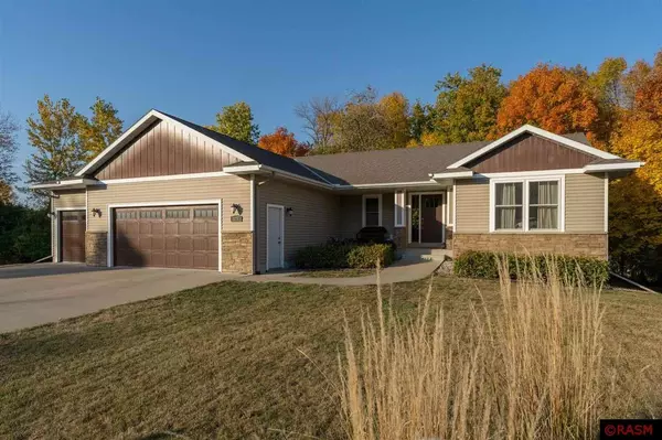 125 Goldfinch Court, Mankato, MN 56001