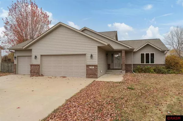 108 Inverness Court, Mankato, MN 56001