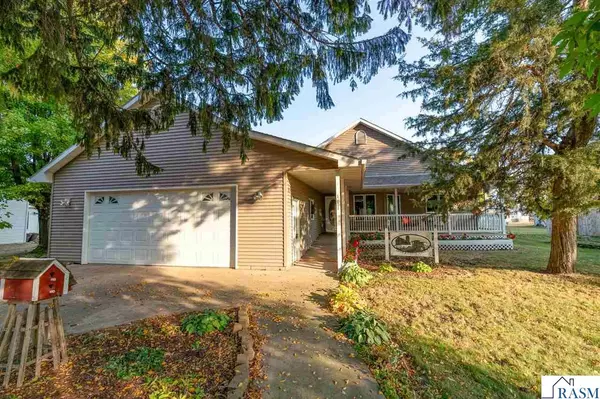 111 W 5th Avenue, Minnesota Lake, MN 56068
