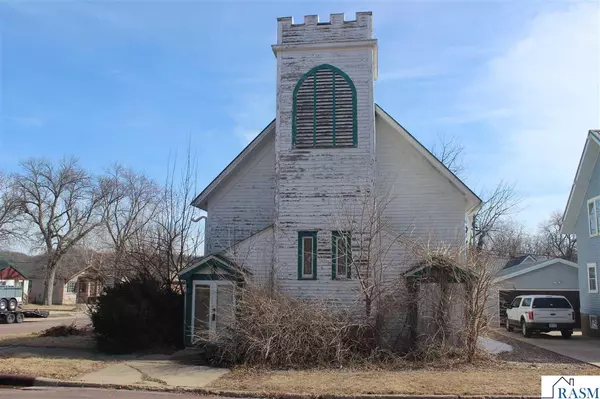 712 Park Street, Jackson, MN 56143