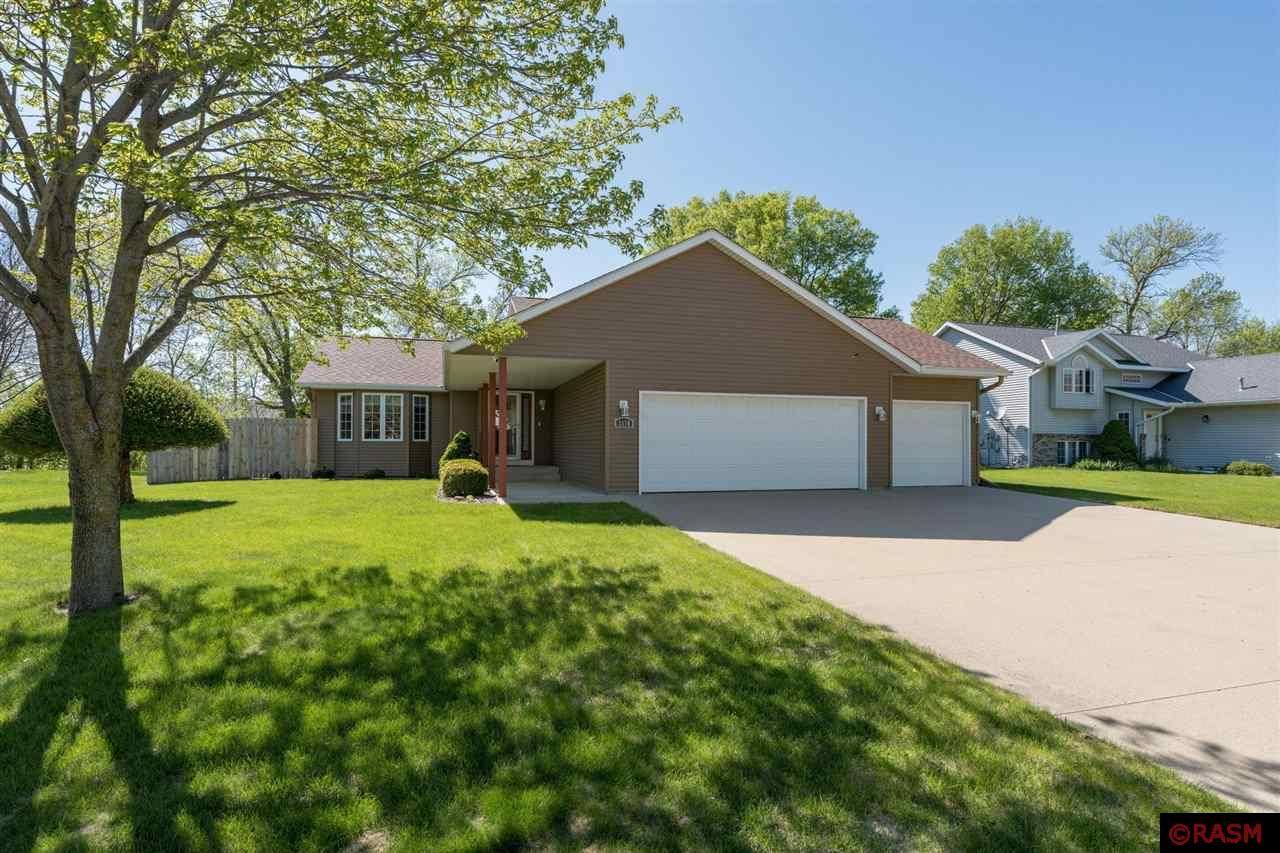 2176 Eagle Ridge, North Mankato, MN 56003