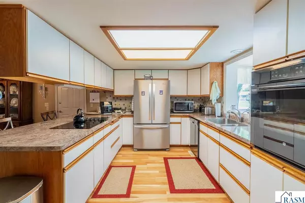 Mapleton, MN 56065,402 SE 2nd Avenue