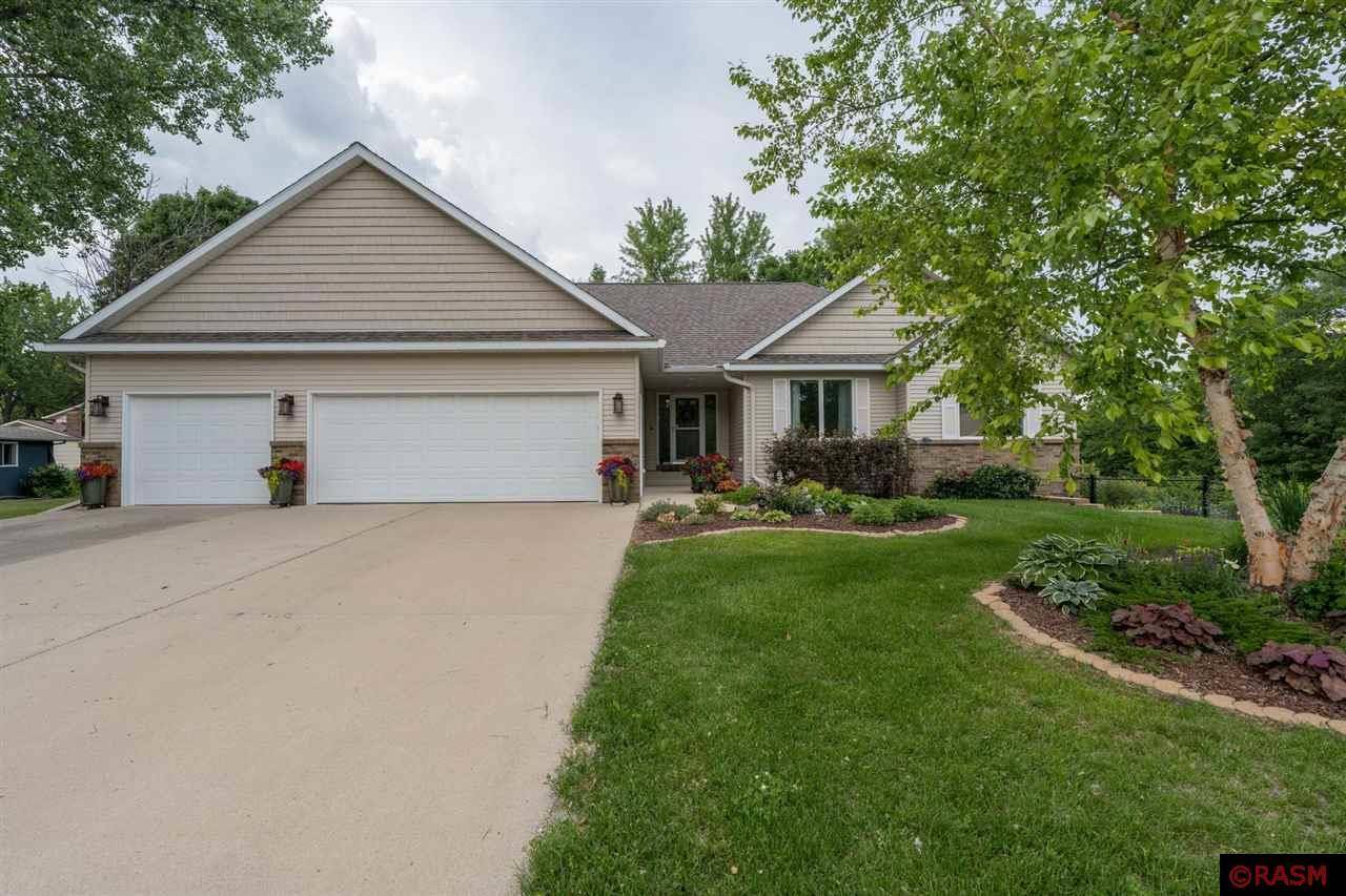 404 Ledlie Lane, Mankato, MN 56001