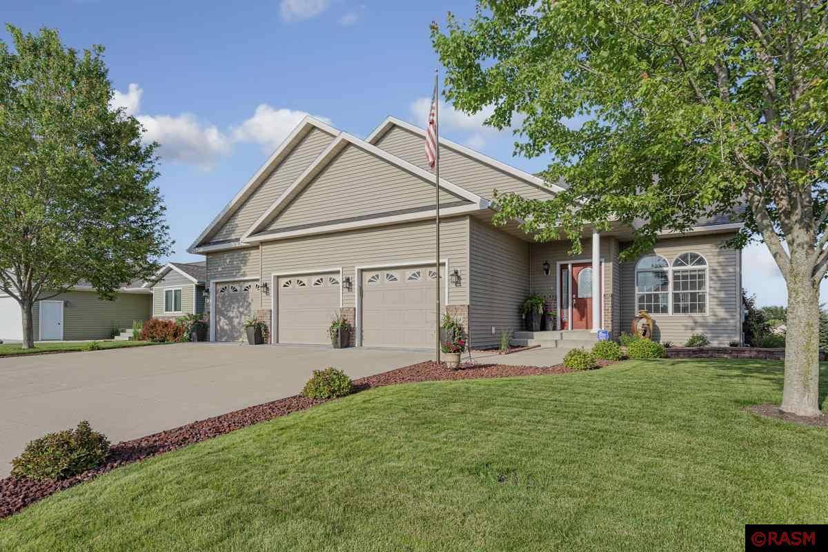 1904 Rock Ridge Lane, St. Peter, MN 56082
