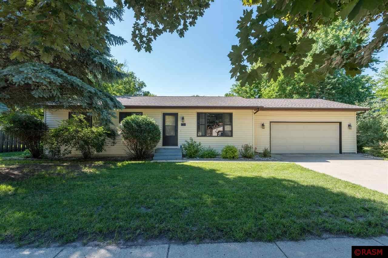 1719 Green Acres Drive, North Mankato, MN 56003