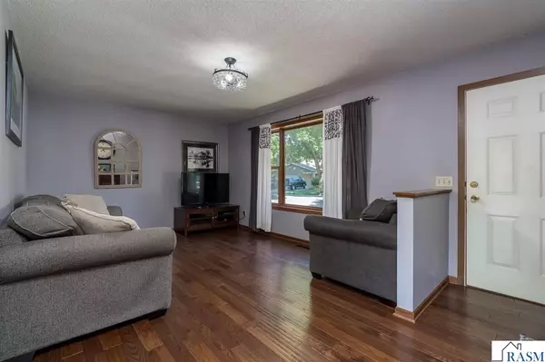 North Mankato, MN 56003,1719 Green Acres Drive